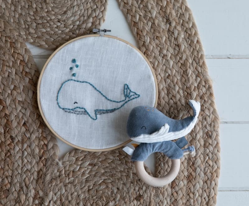 Hochet Anneau Baleine Ocean Blue, little dutch blue 14 x 14 x 4 cm — vue 2 sur 5