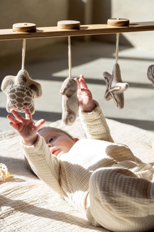 Tipi - Activity Arch + 5 Knitted Toy, umi — vue 2 sur 5