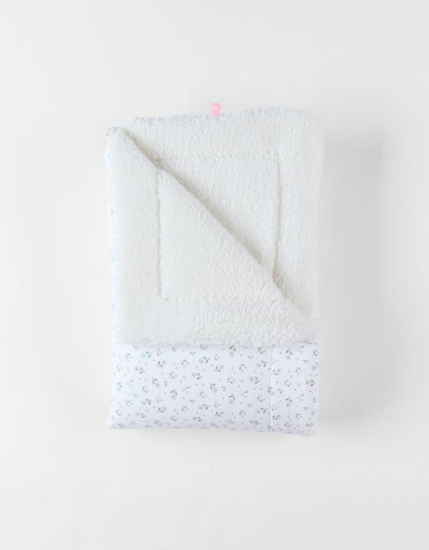 M&m24 Couverture Ouatinee Jersey Sherpa 75x100, Romance, blanc 75x100 cm mix & match noukies permanent — vue 3 sur 4