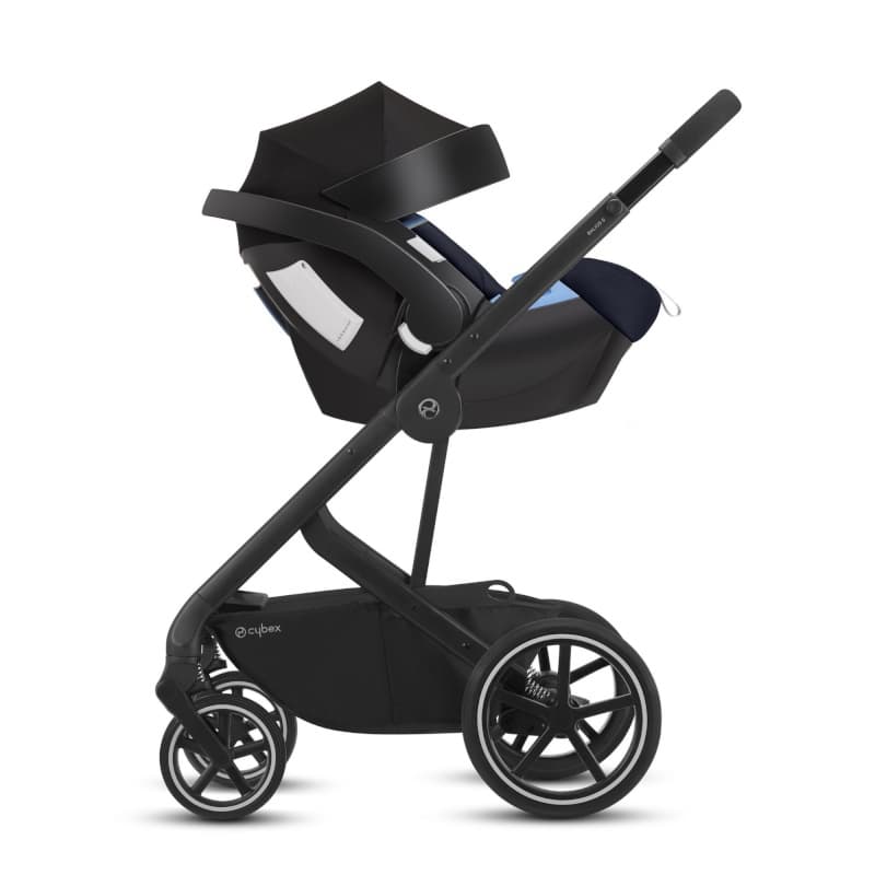 Siege Auto Gr0 Aton 5 Deep Black, gold 2021 — vue 3 sur 3