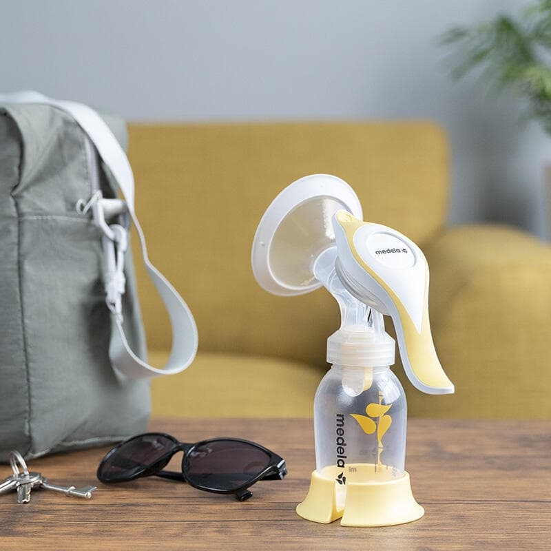Tire-lait Manuel Harmony Flex, transparent et jaune medela h-24 — vue 4 sur 4