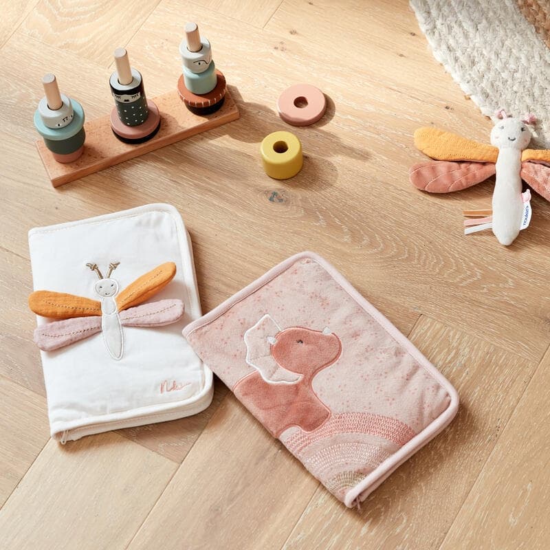 Pop Protege Carnet de Sante Veloudoux, popsie noukies rose permanent — vue 1 sur 2