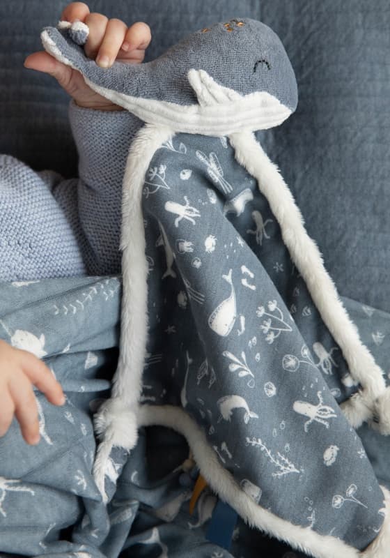 Doudou Baleine Ocean Blue, little dutch blue 14 x 13 x 2 little dutch blue 14 x 13 x 22 cm