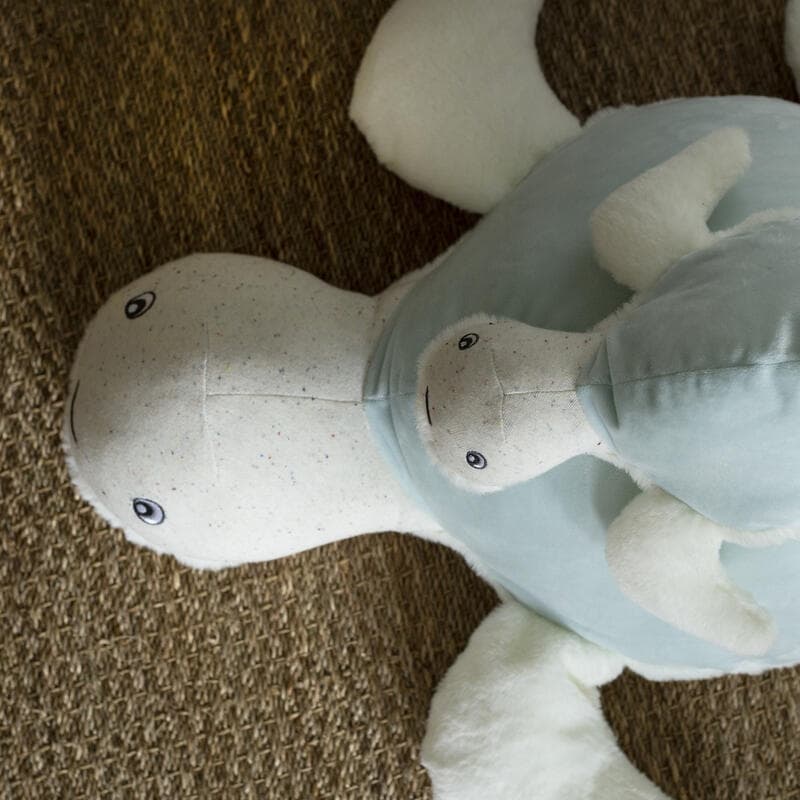 Peluche Manu, au large de nova trois kilos sept vert/ beige 30cm h-22 — vue 1 sur 2