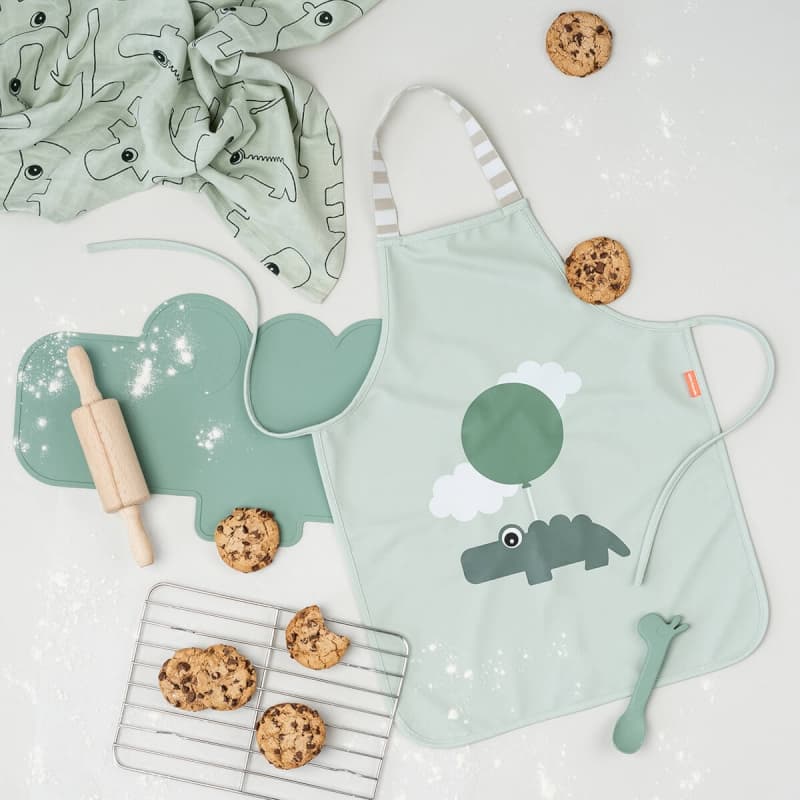 Tablier Impermeable pour Enfants Happy Clouds, vert done by deer p24 — vue 4 sur 5