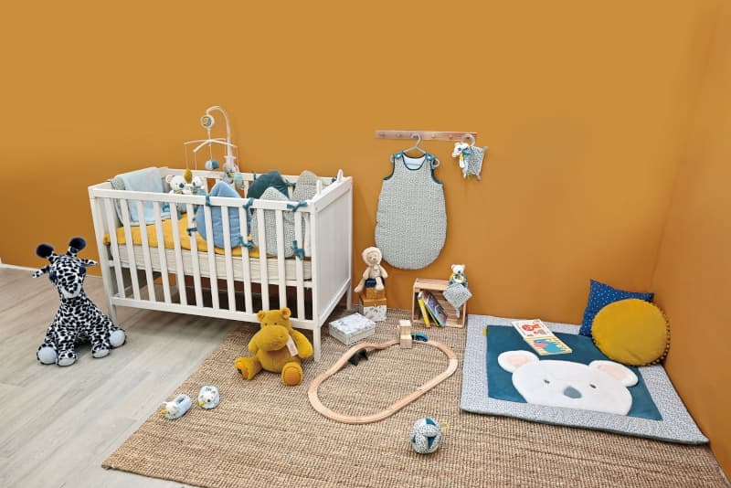 Yoca le Koala Tour de Lit, bleu 180x30cm doudou sensoriel doudou et compagnie a-24 h-24 — vue 3 sur 4