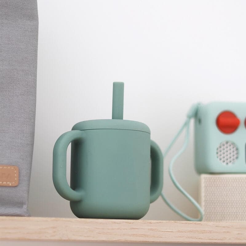 Tasse Paille Silicone, sage green beaba — vue 5 sur 5