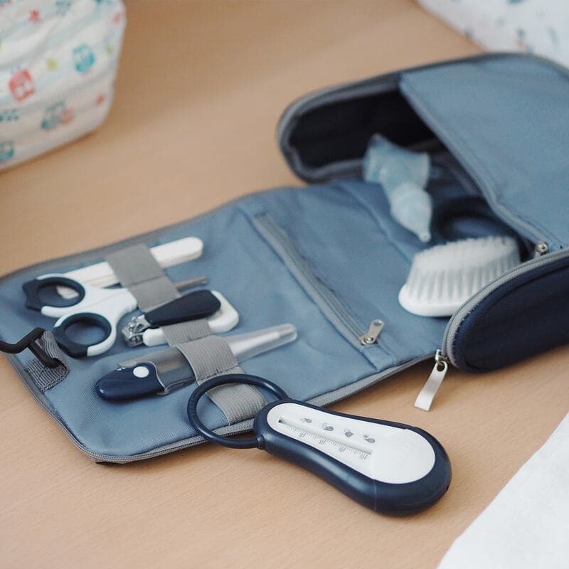 Trousse Toilette Nomade 9 Accessoires, night blue beaba — vue 2 sur 2