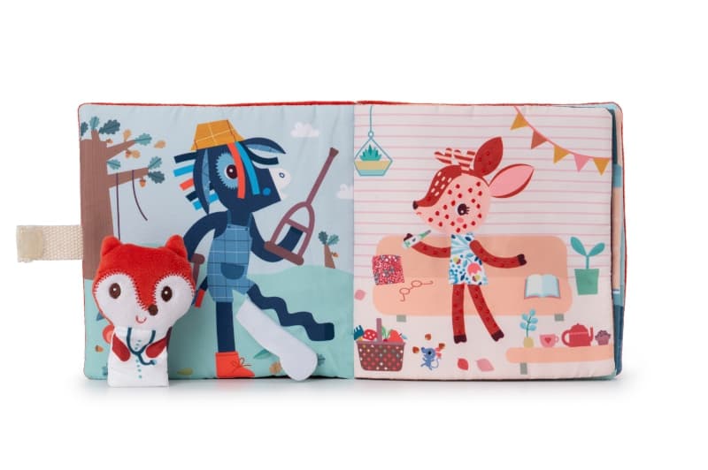 Livre d'Activites Alice Docteur, il etait une fois lilliputiens rouge 16 x 5,5 x 16 collection 2024 p/e — vue 3 sur 5