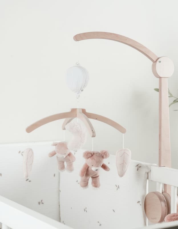 Mobile Musical Bras en Bois, fluffy orso lily noukie's permanent — vue 5 sur 5